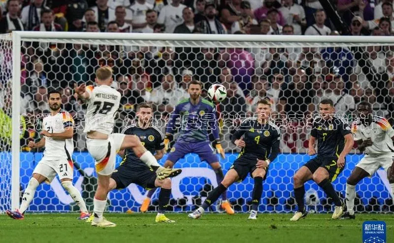 荣耀的象征：2023年度最佳运动赛事奖杯设计